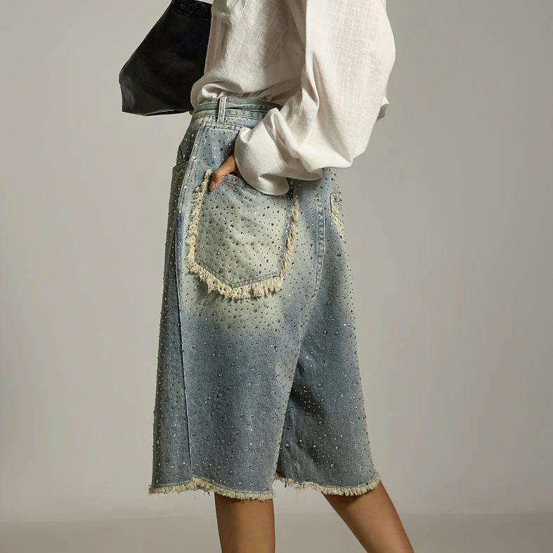 PJ579 Bermuda Jeans with Strap - Image 2