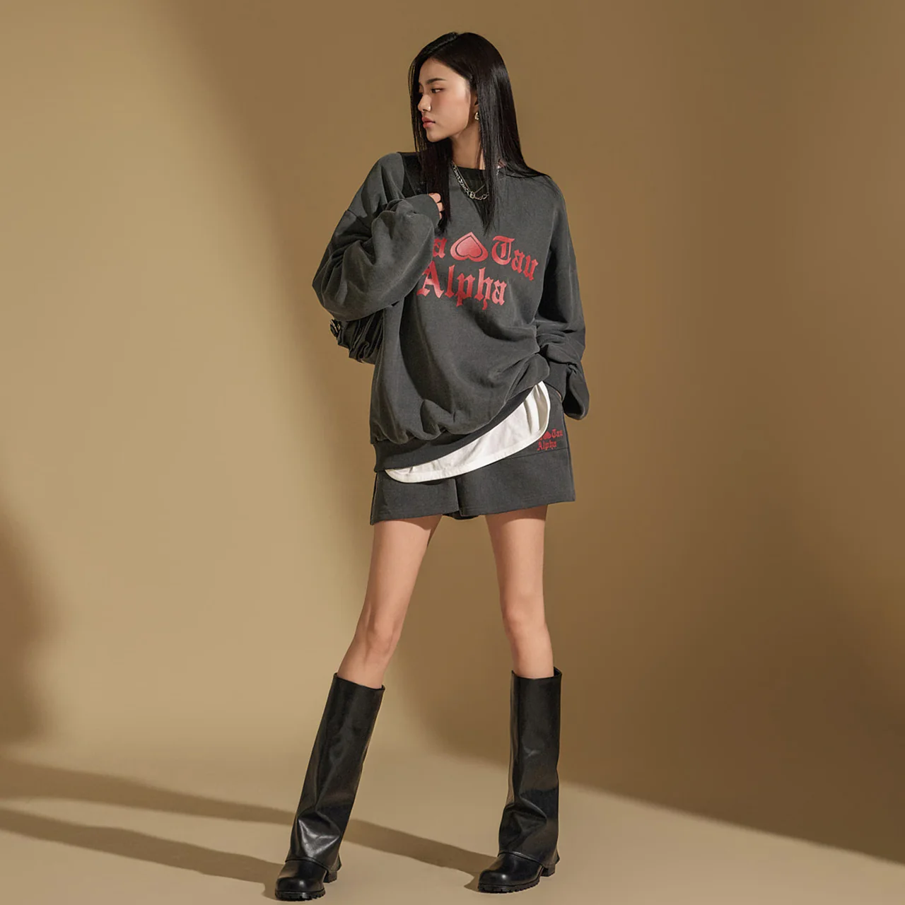 TP1925 Sweatshirt and Pants Set - Image 2