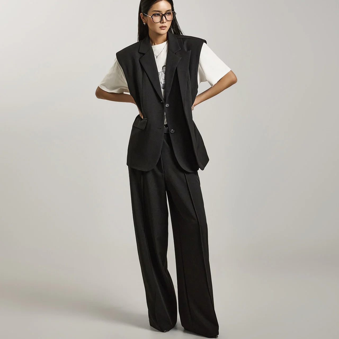 TP2079 Vest and Pants Set - Image 2